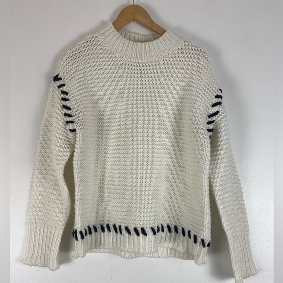 Design lab knit sweater with black detail. Women’s size medium. - Picture 5 of 12